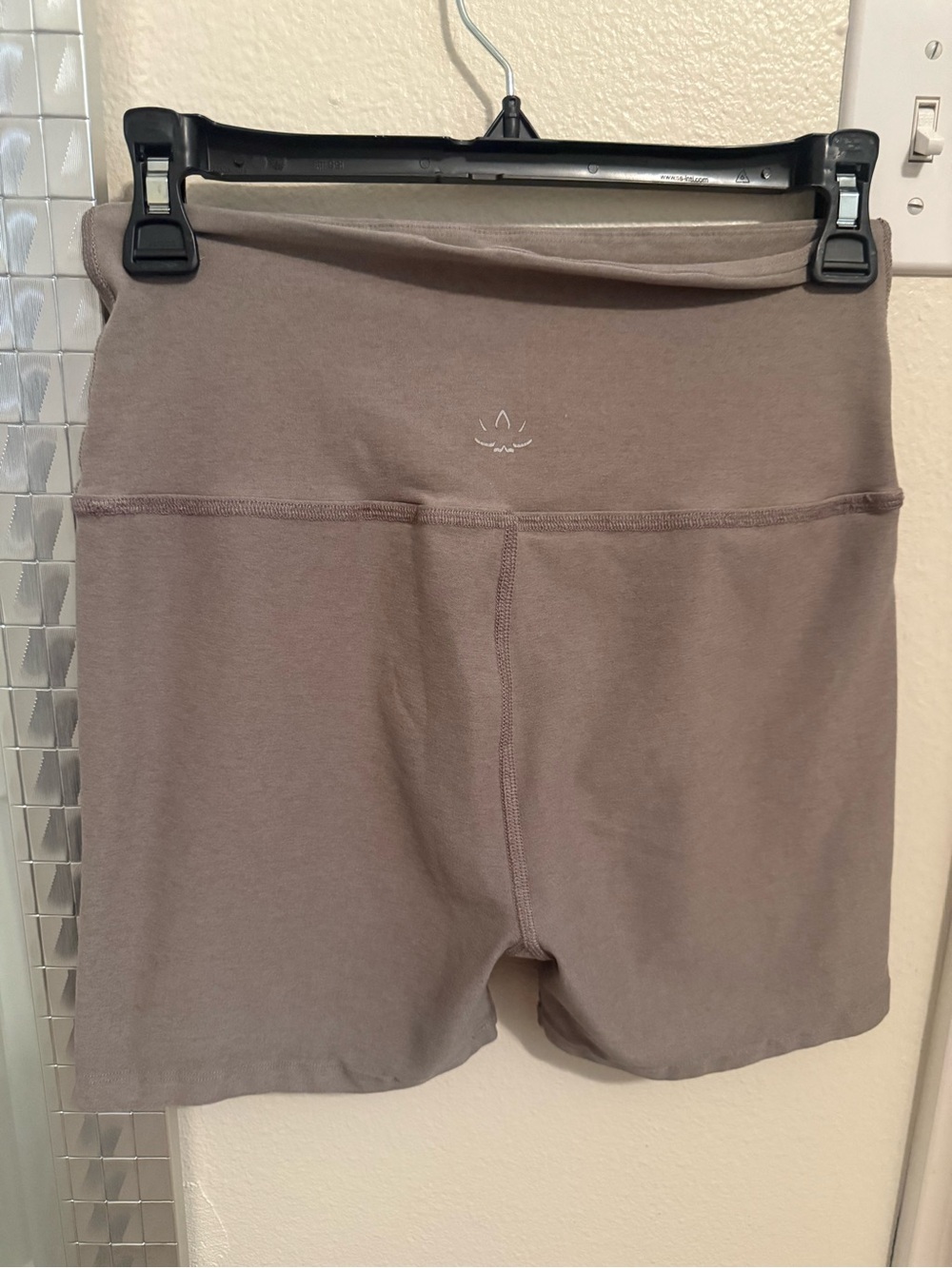 Beyond Yoga Spacedye Keep Pace 5" Pocket Short - Size Large - Picture 3 of 4